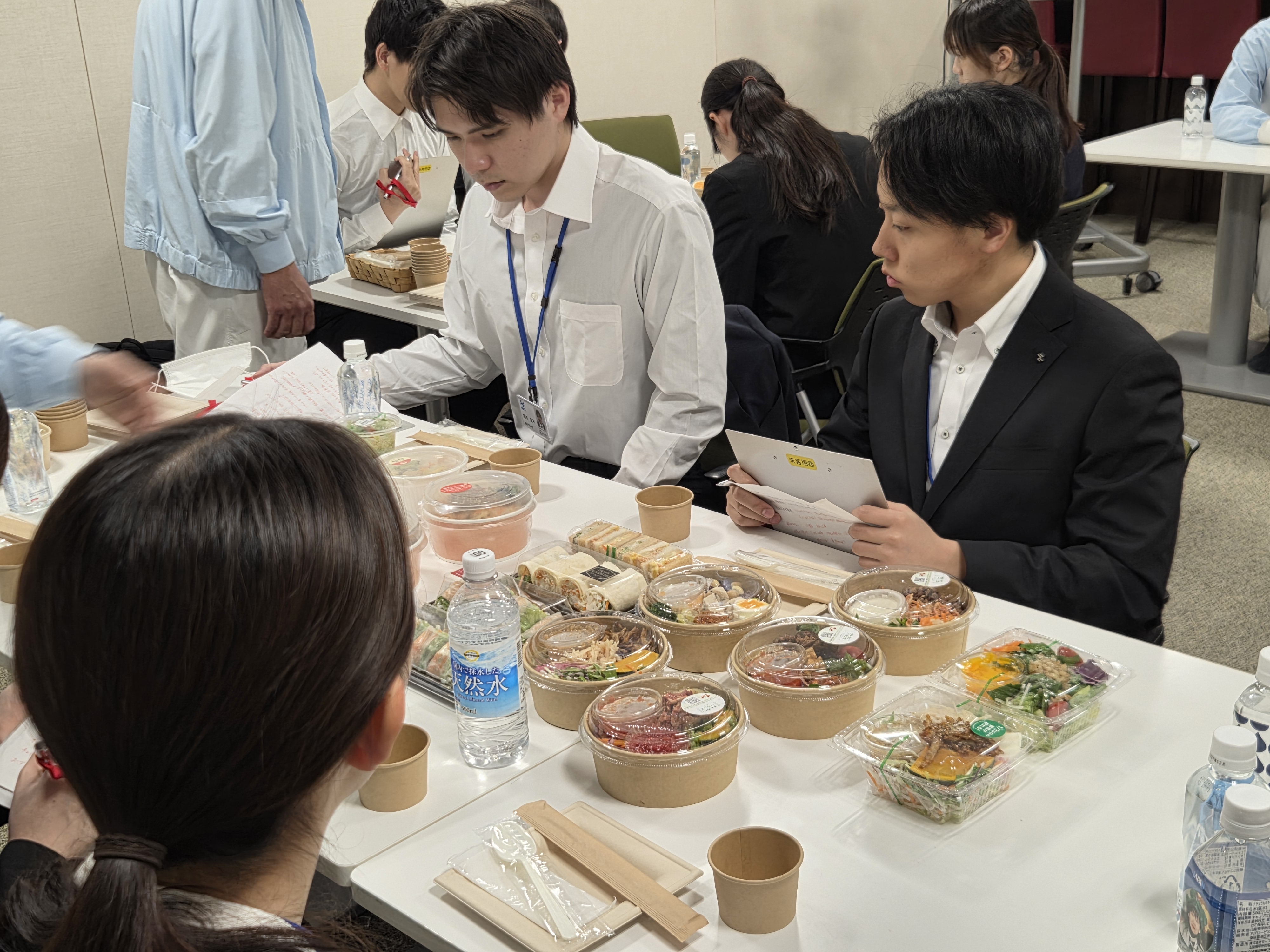 食品工場にて“おいしさ”へのこだわりや徹底したフードディフェンスについて学ぶことができました